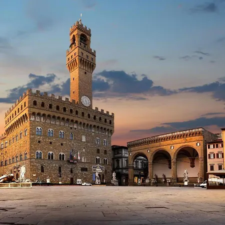 Con Piscina Riscaldata Vicina Al Centro Florencie